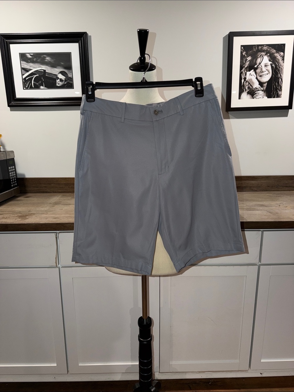 Walter Hagen Gray Flat Front Golf Shorts size 34